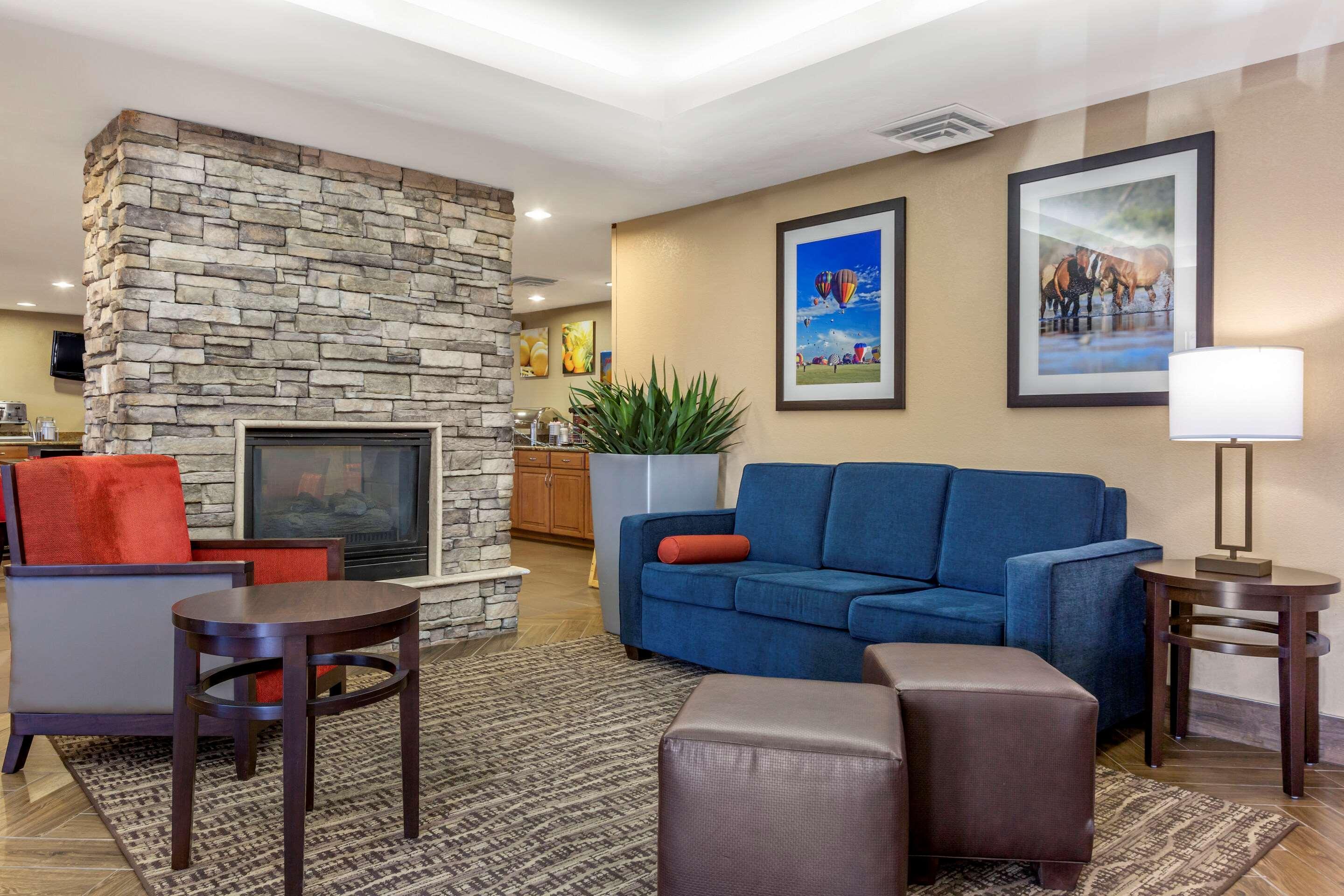 Comfort Inn & Suites Phoenix North - Deer Valley Luaran gambar